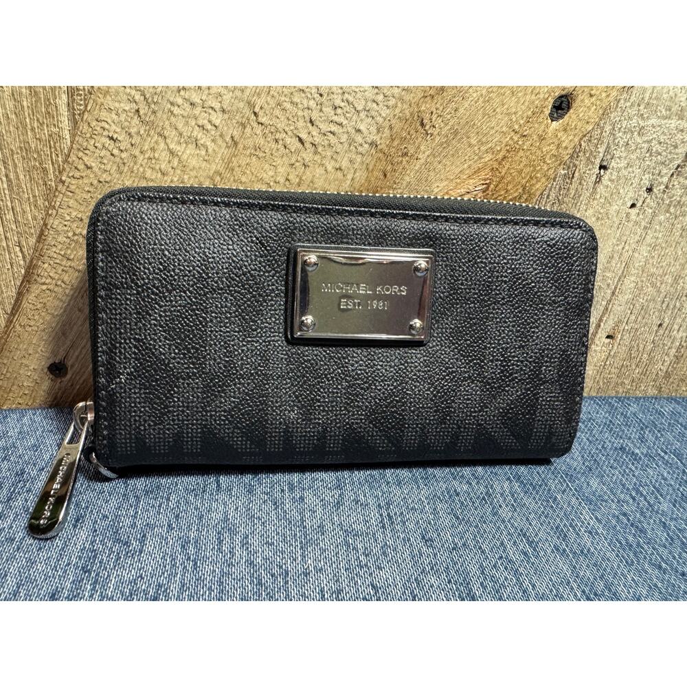 Black Michael Kors Jet Set Travel Continental Zip-Around Wallet Monogram Logo